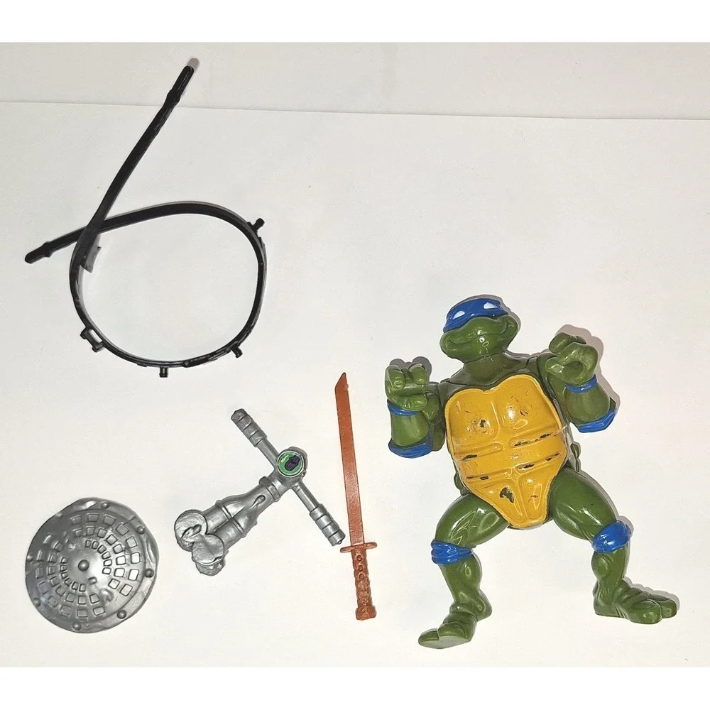 TMNT Leonardo head dropping‎ figure Katana Shield and Accessories Blue Bandana